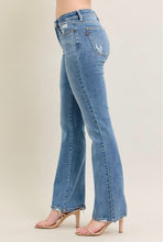 Load image into Gallery viewer, Judy Blue Hayley Mid Rise Vintage Wash Boot Cut Jeans
