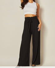 Load image into Gallery viewer, Janis Plus Solid Pleated Waist, Wide Leg Belted Pants
