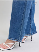 Load image into Gallery viewer, Judy Blue V FRONT High Waist WB VINTAGE WASH STRAIGHT LEG Jean
