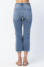 Load image into Gallery viewer, Judy Blue Linzey Frayed Hem High Waist Cropped Straight Jeans
