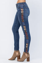 Load image into Gallery viewer, Judy Blue June Mid Rise Relaxed Fit Jeans
