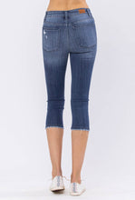 Load image into Gallery viewer, Judy Blue Julie Mid-Rise Contrast Patch Skinny Capri Jeans
