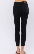 Load image into Gallery viewer, Judy Blue Wild Cat Black Midrise Leopard Patch Skinny Jeans
